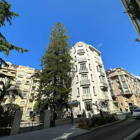 Apartment Luxe Center: 3-bedroom With Parking Near *